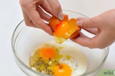 How to Make Scrambled Eggs Benedict