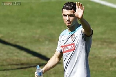 FIFA World Cup 2014: Cristiano Ronaldo says knee is 'fine'