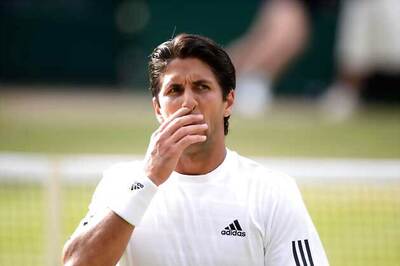 Fernando Verdasco beats Gilles Simon to reach 3rd round in Paris