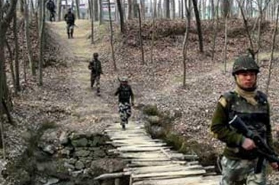 2 terrorists, 3 cops killed in Kashmir gunfight