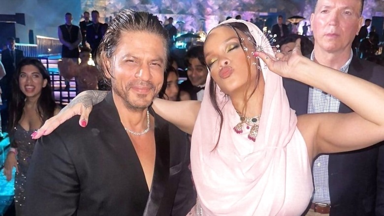 Shah Rukh Khan Smiles, Poses With Rihanna In Unseen Photo From Jamnagar | Check Here