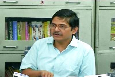 Amid tussle with Mulayam, UP government suspends IPS officer Amitabh Thakur for 'violating service rules'