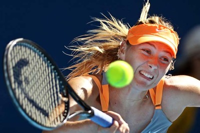Aus Open: Sharapova, Schiavone through to R2