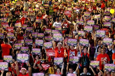 Thousands Rally in Malaysia to Oust Premier Najib Razak