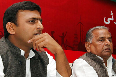 Mulayam Singh Explores Political Possibilities Amid Turf War