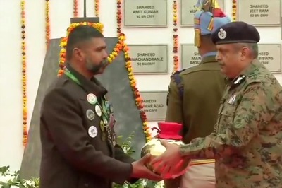 Man Hands over Urn Containing Soil From Houses of Soldiers Killed in Pulwama Terror Attack to CRPF