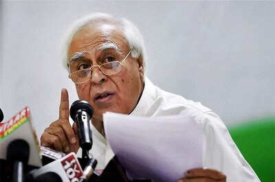 Kejriwal's 'Subdued' Response to CAA-NPR-NRC, Jamia-JNU Violence 'Smacks of Opportunism': Sibal