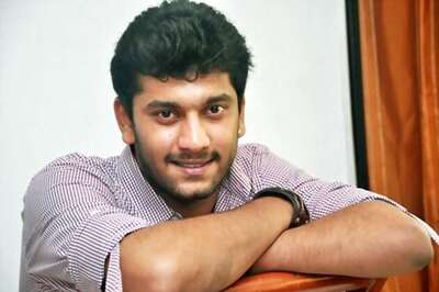 Tamil Actor Arulnidhi blows candle on his birthday