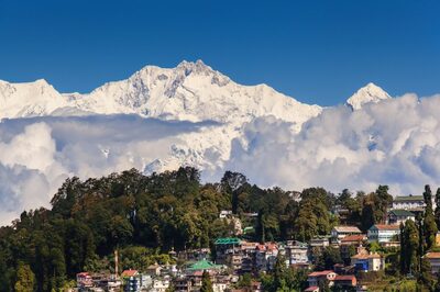 5 Places to Visit in Darjeeling This Summer