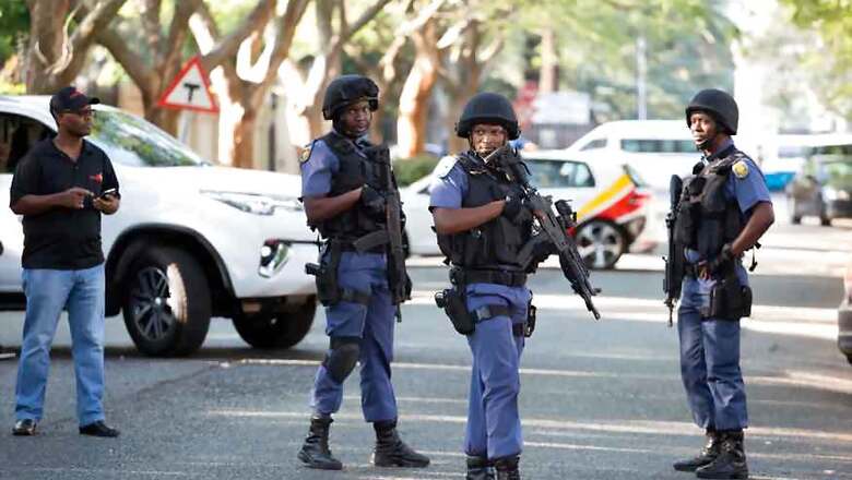South African Police Raid Gupta Home, Pressure Cranks up on Jacob Zuma