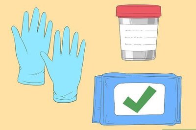 How to Help a Female Child Provide a Urine Sample