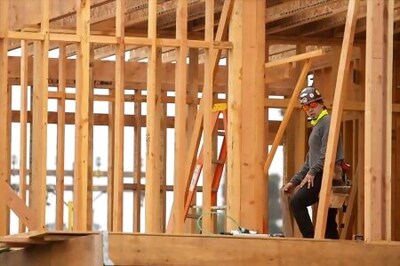 U.S. homebuilder confidence matches record high
