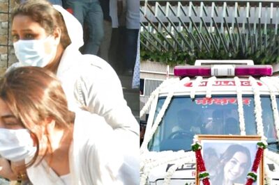 Sheezan Khan's Mother and Sister Attend Tunisha Sharma's Last Rites, Pay Tributes