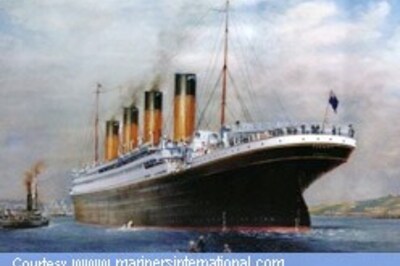 Titanic deck chair up for auction