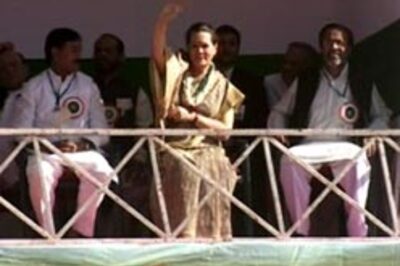 Sonia to begin poll campaign from Kanpur