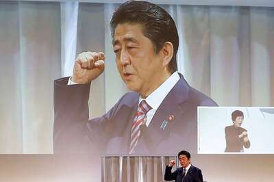 Japan's Shinzo Abe Apologises Amid Cronyism Scandal, Vows to Revise Constitution