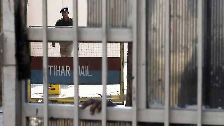 Delhi gangrape accused beaten up by inmates, suffers fracture: Lawyer