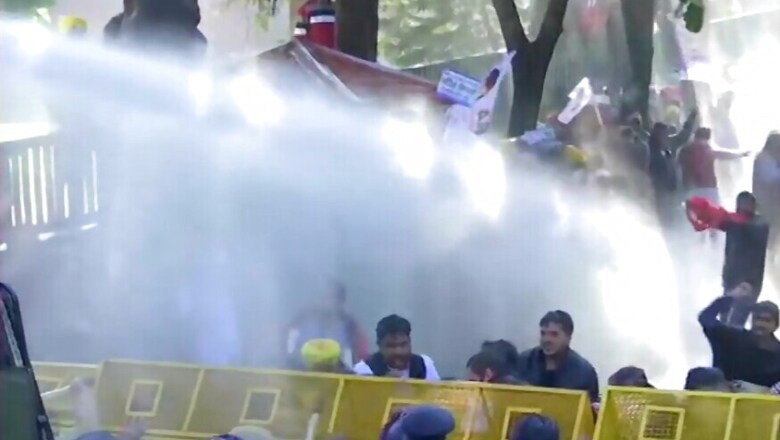 Punjab Cops Use Water Cannons on AAP Members Protesting Outside CM's House Over High Power Tariff