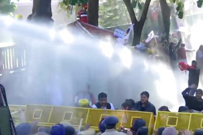 Punjab Cops Use Water Cannons on AAP Members Protesting Outside CM's House Over High Power Tariff