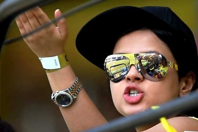 Snapshot: Cricketer MS Dhoni's wife Sakshi has an angry outburst at IPL match