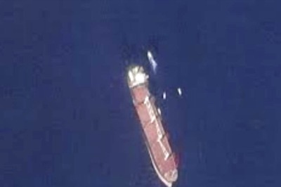 A Ship Earlier Hit by Yemen's Houthi Rebels Sinks in the Red Sea, First Vessel Lost in Conflict