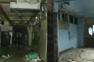 On Cam: Mob Rampages Through Kolkata Hospital During Midnight Protest Against Doctor's Rape-Murder, BJP Blames TMC