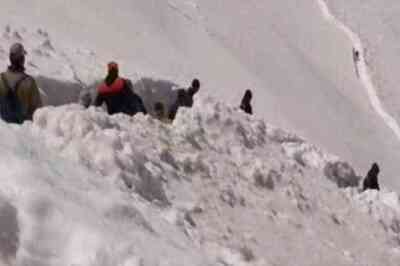 15 Sikh Pilgrims from Pakistan Airlifted from Hemkund Sahib After Falling Sick, Check Details