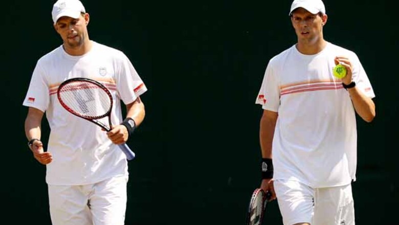 Bryans win, USA trail Spain 2-1 in Davis Cup