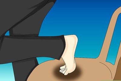 How to Sit Like L Lawliet from Death Note