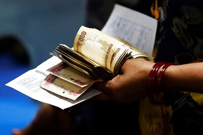 Woman Held for Trying to Deposit Fake Currency Notes