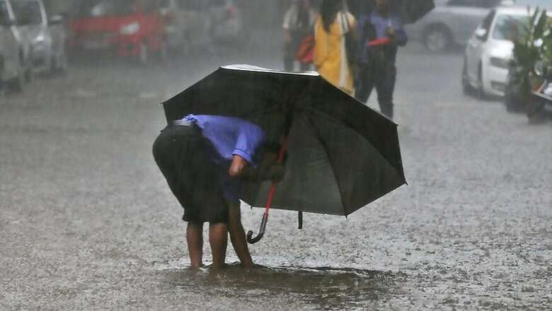6 Killed, Several Left Homeless in West Bengal As Incessant Rains Topple Homes, Trees
