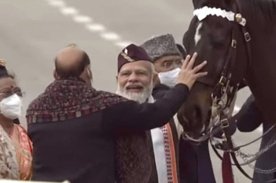 On Camera, Modi, Kovind Bid Farewell to Virat, Elite Horse of President's Bodyguard, at R-Day Parade