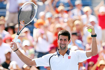 Impressive Djokovic rolls into third round