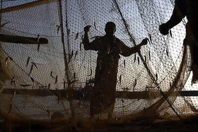 Sri Lankan Navy arrests 50 Indian fishermen from Nagapattinam and Karaikal