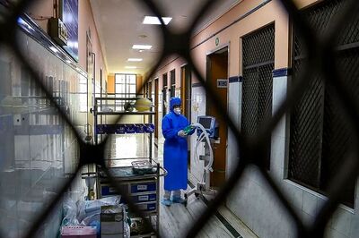 WHO Warns Against 'Chronic' Global Shortage of Coronavirus Protective Gear at 'Beginning of Battle'