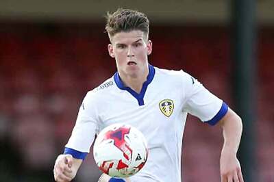 West Ham sign Leeds fullback Sam Byram