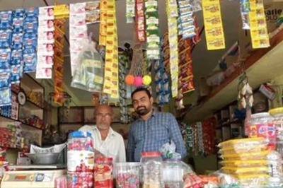 Indian Man Posts About Father 'Retiring' From Kirana Shop, Heartwarming Story Goes Viral on Facebook