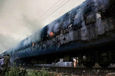 Crackers caused Tamil Nadu Express fire: Report