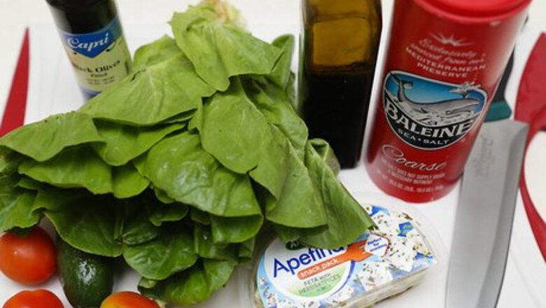 How to Make a Traditional Greek Salad