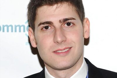 Facebook co-founder dumps US citizenship