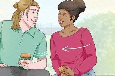 Does She Like Me? 15+ Signs She’s Into You