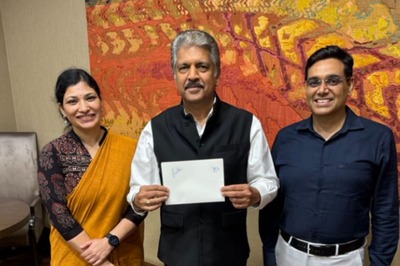 'Wealthier Man Today': Anand Mahindra Drops Pic With 12th Fail Fame IPS Manoj Sharma, Shraddha Joshi