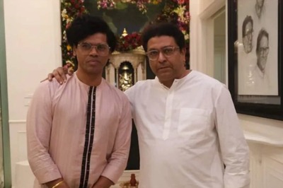 Siddharth Jadhav Celebrates Diwali With MNS Chief Raj Thackrey At His Residence