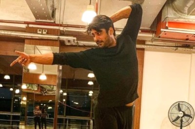 Sidharth Shukla Strikes a Perfect Dance Pose in Latest Post, Says 'Something’s Comin Up'