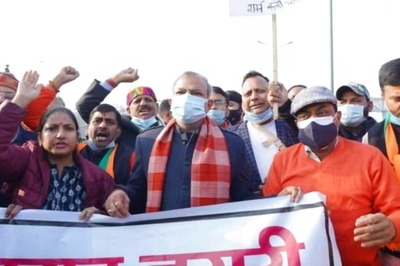 Delhi BJP Stages 'Chakka Jam' Against AAP Govt's New Excise Policy