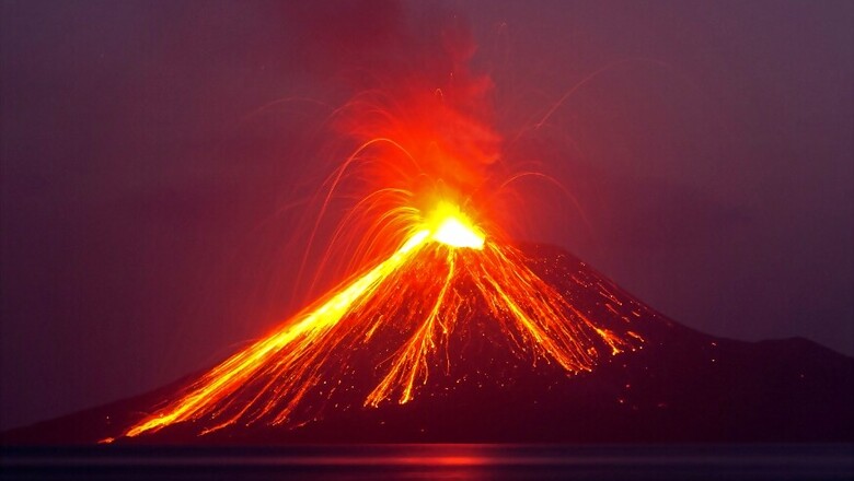 Volcanic Eruption Jolts Philippines; Flights Cancelled Amid Alert for Another Explosion