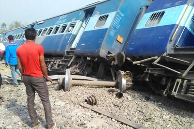 Eight Coaches of Rajya Rani Express Derail in Rampur, 12 Injured