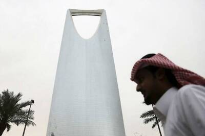 Pakistani Villagers Attack Qatari Prince's Hunting Party