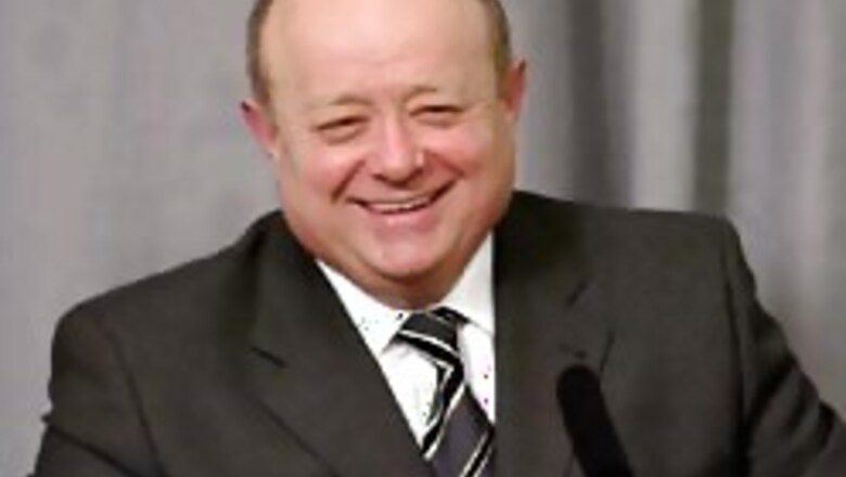 Fradkov may lose PM’s job to Putin man