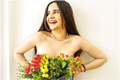 ShivShakti Sachdev Finds Nothing to Wear For Birthday, Tucks Bouquet of Flowers Into Denims